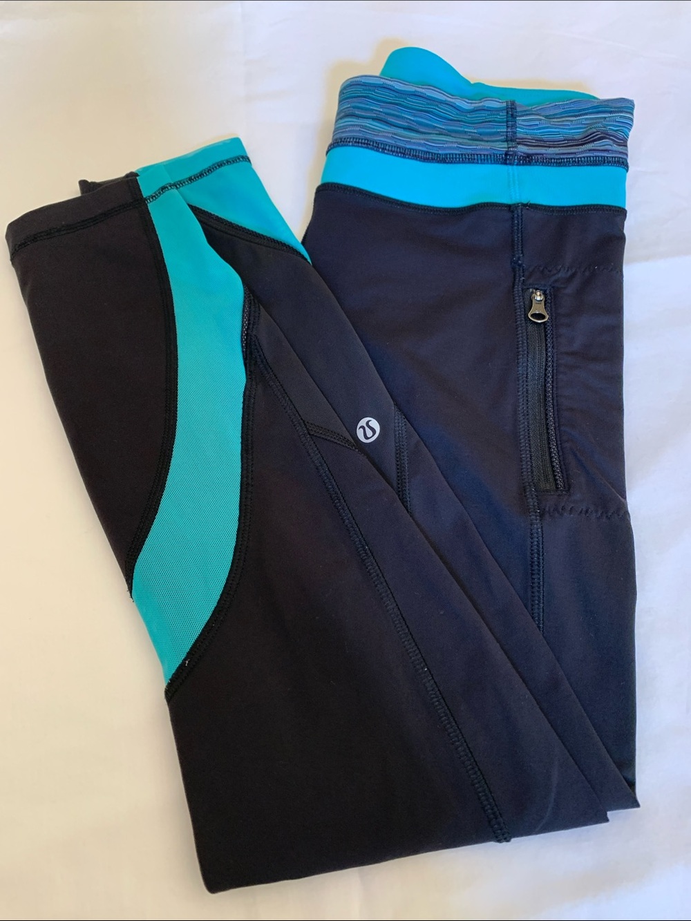 lululemon athletica Black and Teal Women's Athletic Leggings